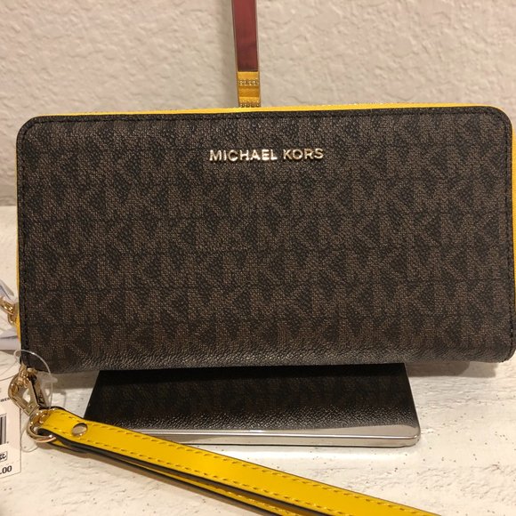 MICHAEL Michael Kors Handbags - NWT- Michael Kors Double Zip Around Wristlet